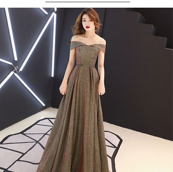 Evening gown - Picture 3 of 7